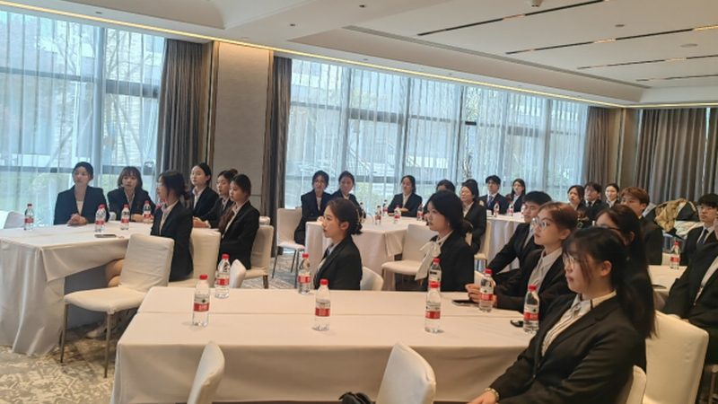 酒店管理专业，考公务员岗位的路径解析